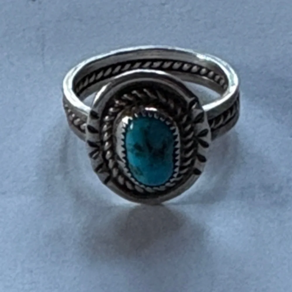 Vintage sterling silver and turquoise Navajo ring